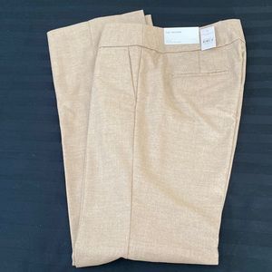 And Taylor mid rise trouser leg full length pant. Size 4 NWT